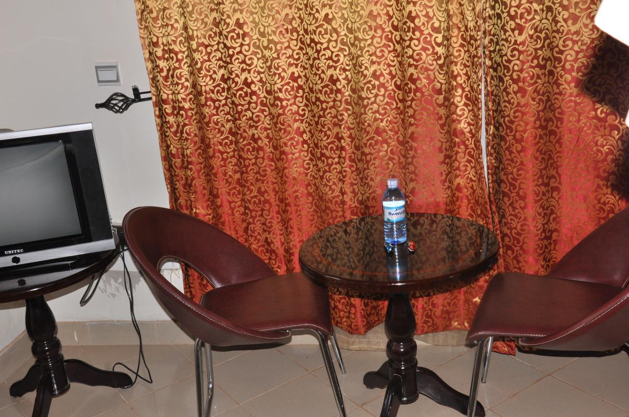 Cepha'S Inn Kabale Exterior photo